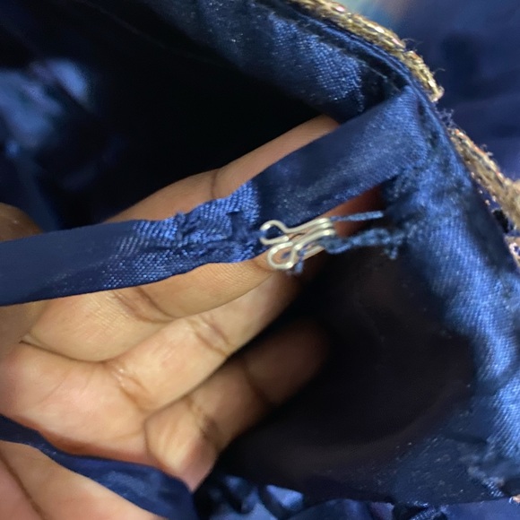 This dress is good for any formal occasion it is a size medium/ small worn once - Picture 5 of 5